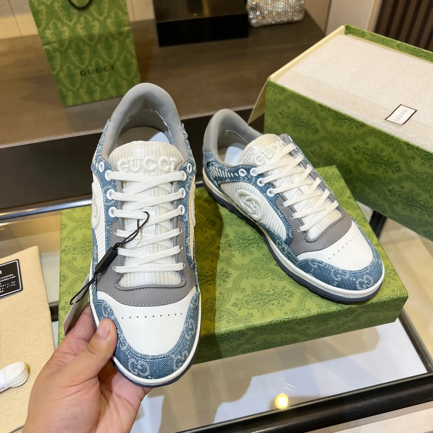 👟👟Ex-factory price 520👟👟 Top version, full styling effect, instant sales of the common practice of soft treading in the market, 💣💣💣Gucci2023 early spring Gucci G home latest hot style MAC80 sports shoes couple style casual retro distressed dirty shoes small dirty shoes small white shoes🌸🌸🌸 original purchase and development Production Gucci MAC80 new hot-selling series. The exquisite and compact interlocking double G logo romantically interprets the aesthetic concept of this series. Made of off-white leather, ▪️Material: original customized imported first-layer cowhide ▪️Inner lining: original customized imported breathable mesh ▪️Outsole: original molded two-color TPU outsole ▪️Sole thickness: 3CM ▪️Size: women's 35-40 / men's 39-45
